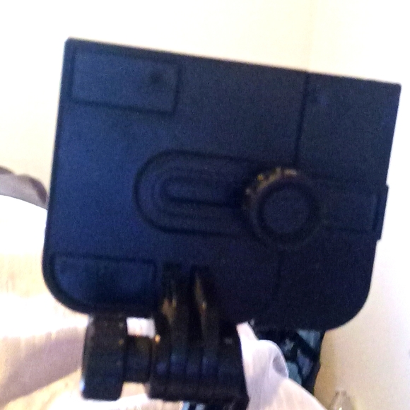 Phone Holder/Cup Holder w/3 Adjustable knobs and 4 Cup Sizes - Picture 5 of 5